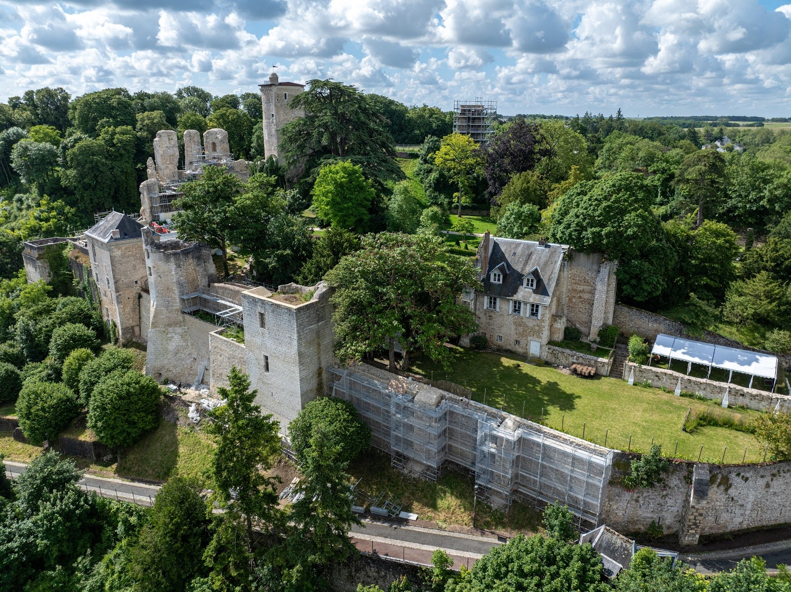 Restauration du château de Vendôme en mai 2024