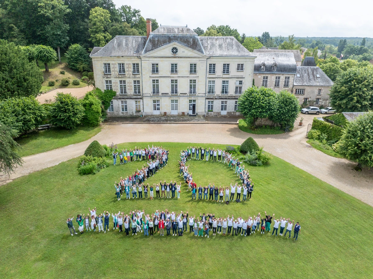 Photo de groupe des 20 ans de Groupama Paris Val de Loire